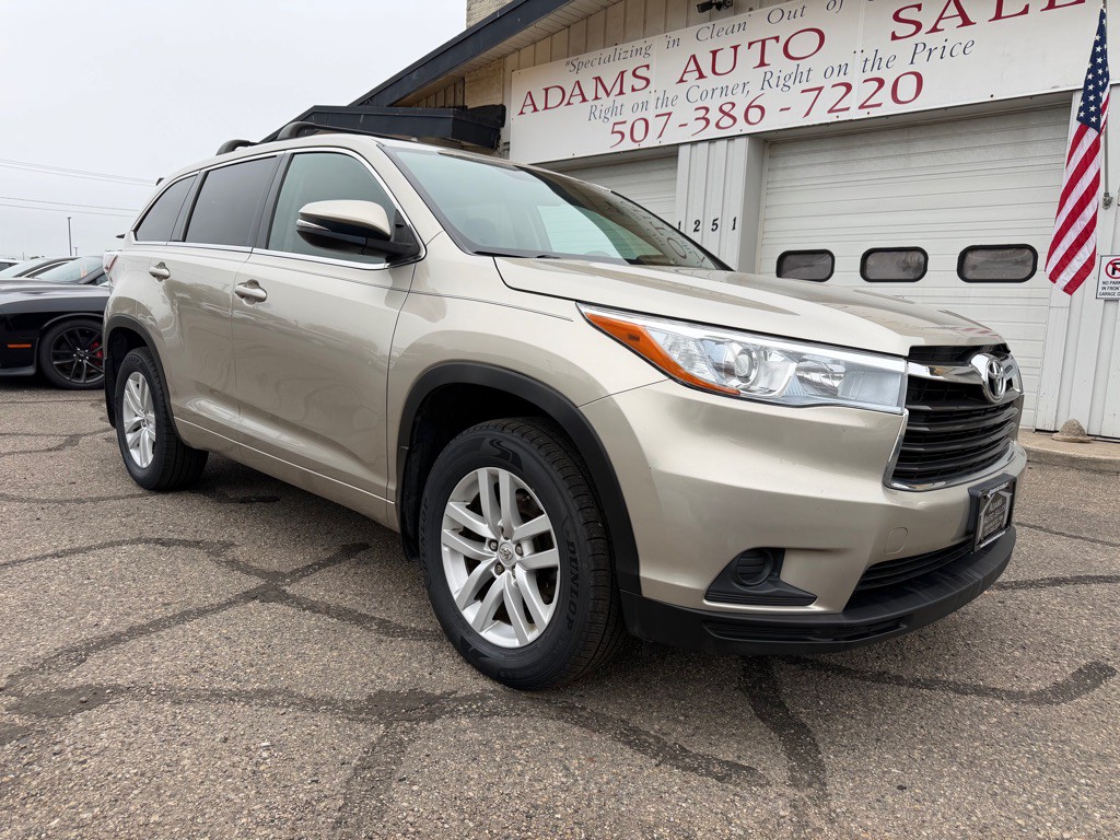 2015 Toyota Highlander Image 1