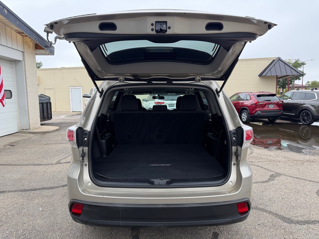 2015 Toyota Highlander Image 8