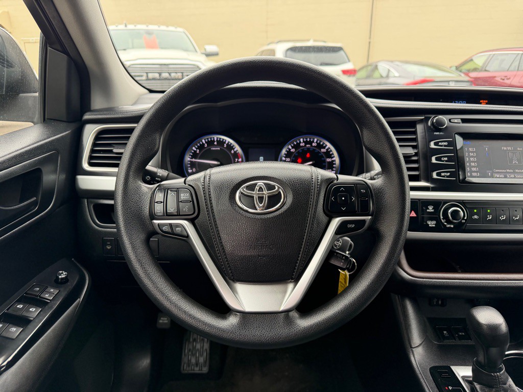 2015 Toyota Highlander Image 18