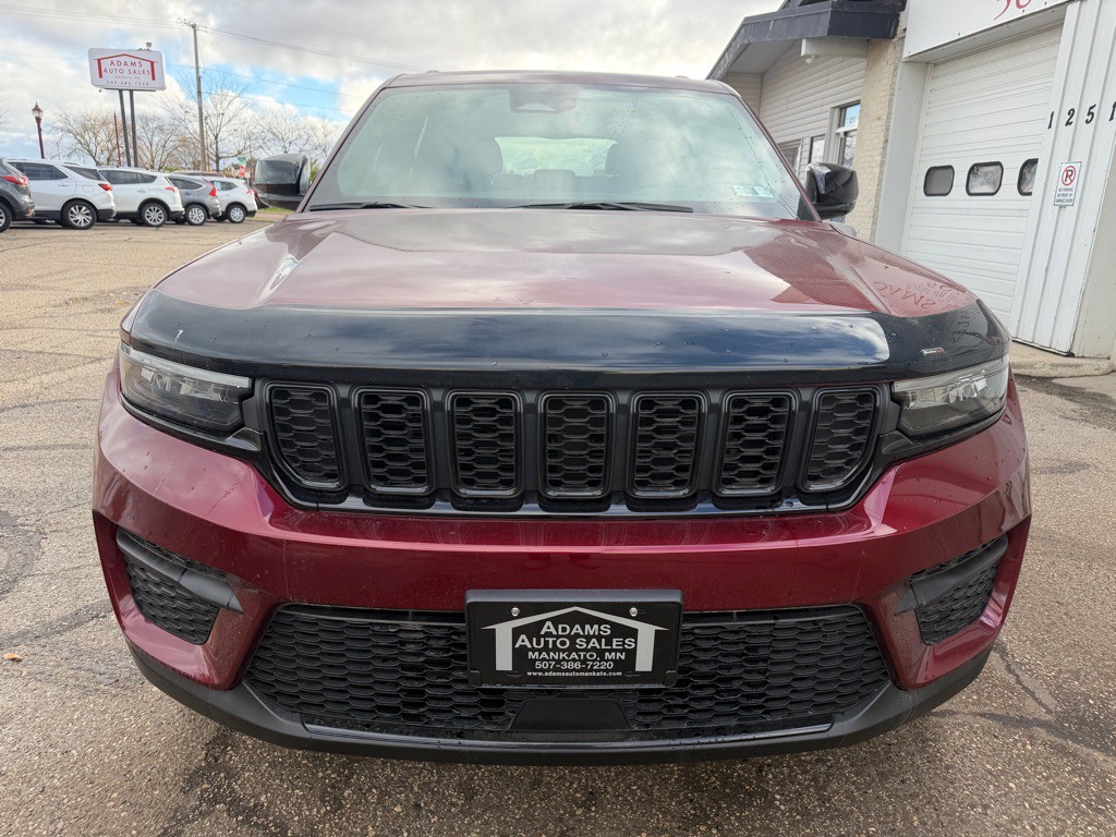 2023 Jeep Grand Cherokee Image 3