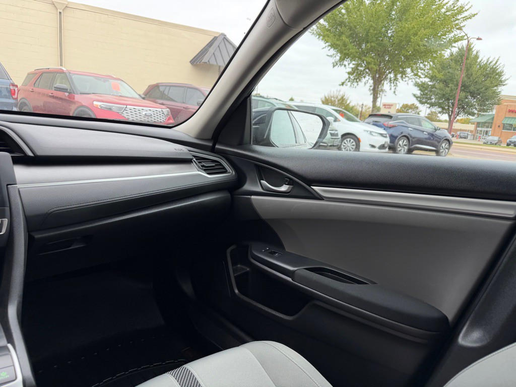 2016 Honda Civic Image 9