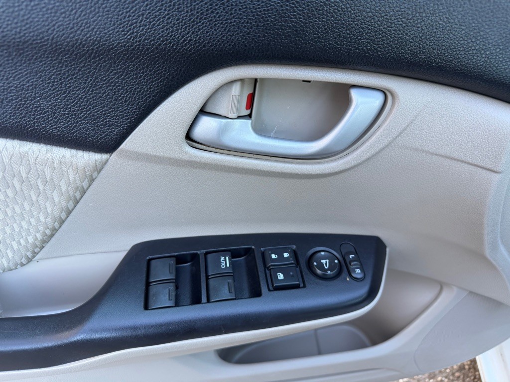2015 Honda Civic Image 13