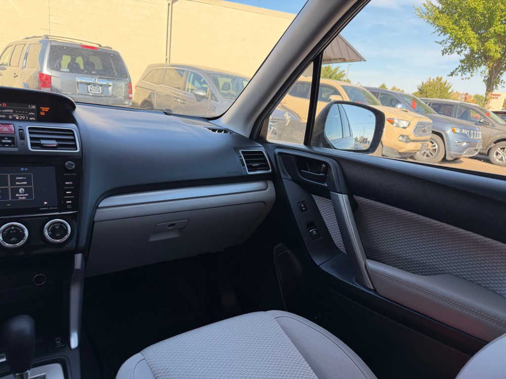 2017 Subaru Forester Image 11