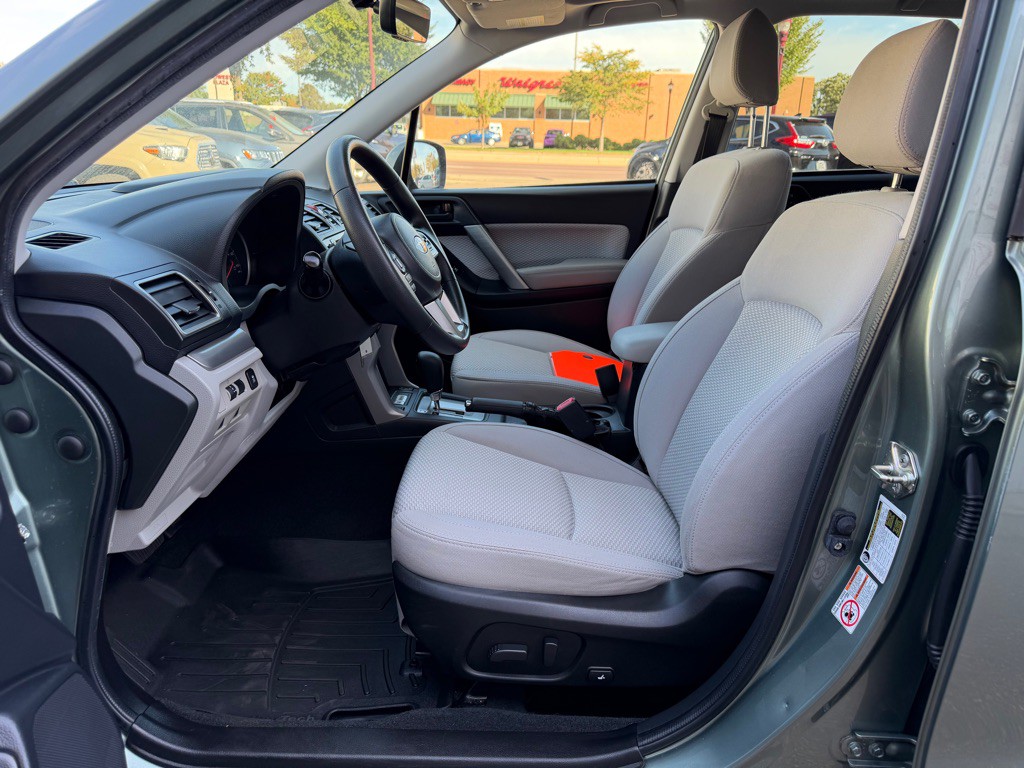 2017 Subaru Forester Image 16