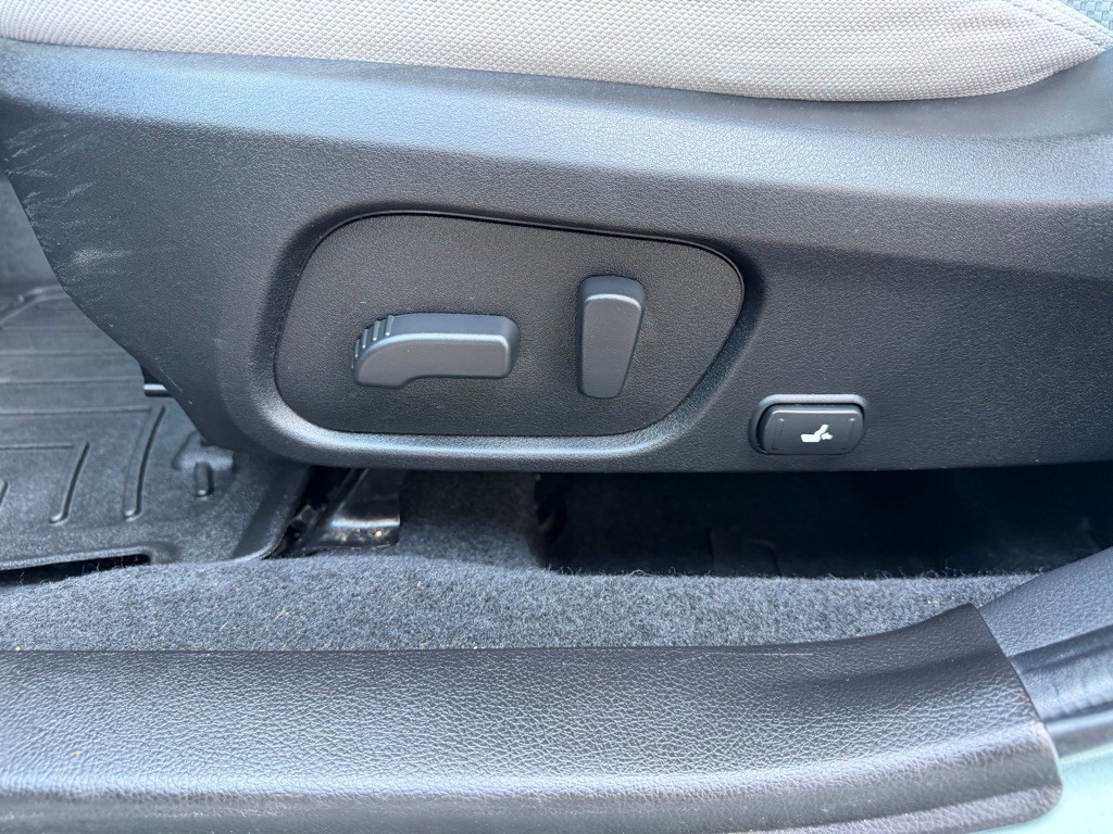2017 Subaru Forester Image 17