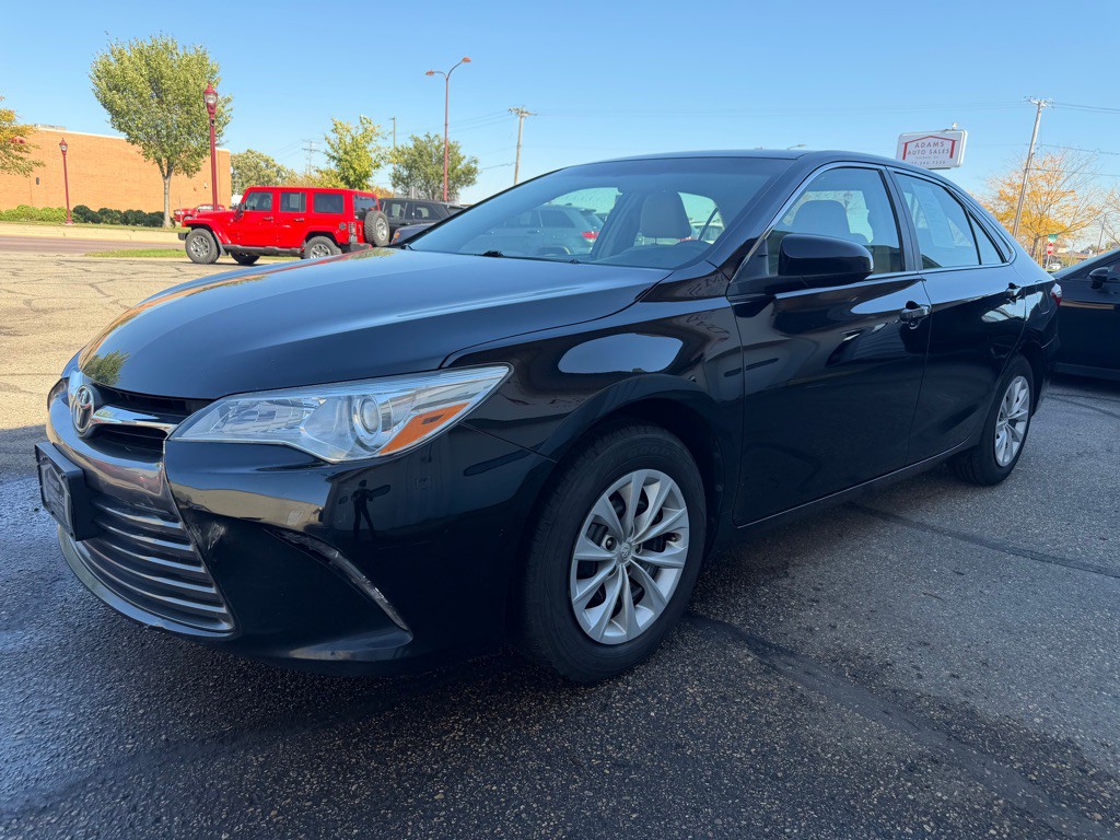 2017 Toyota Camry Image 3