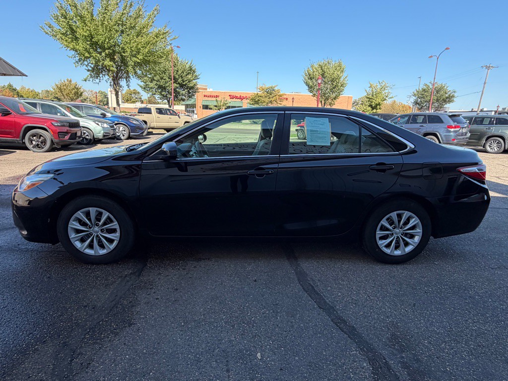 2017 Toyota Camry Image 4