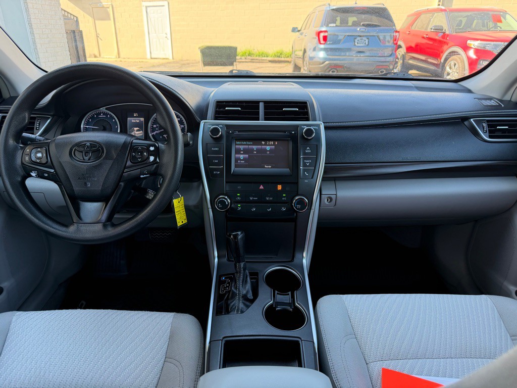 2017 Toyota Camry Image 9