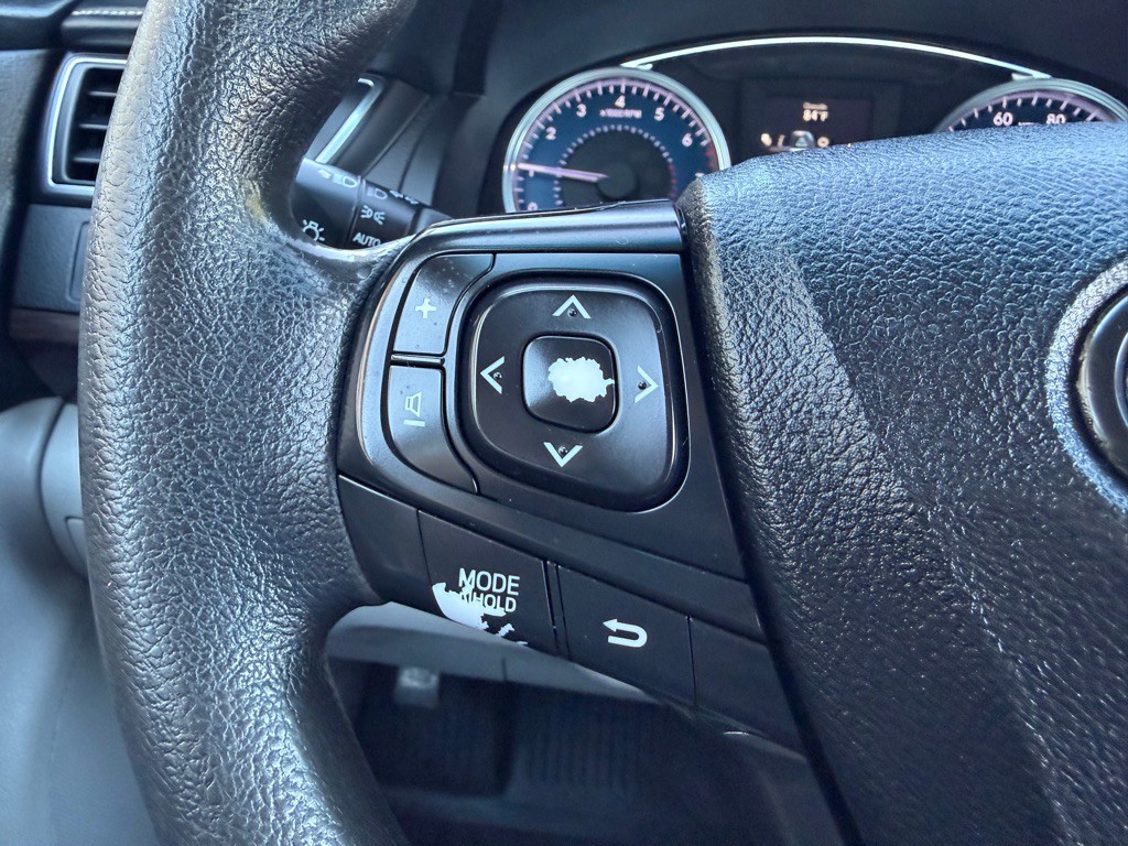 2017 Toyota Camry Image 17