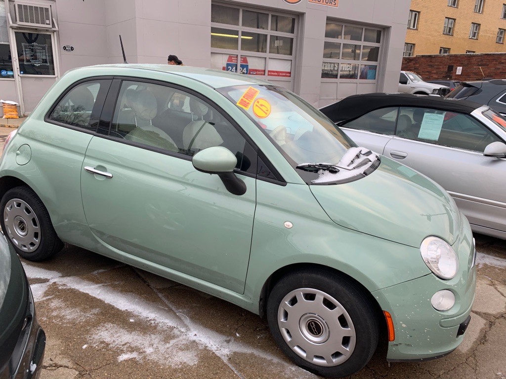 2015 FIAT 500 Image 2