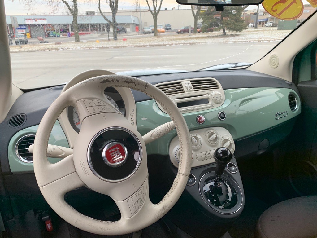 2015 FIAT 500 Image 9