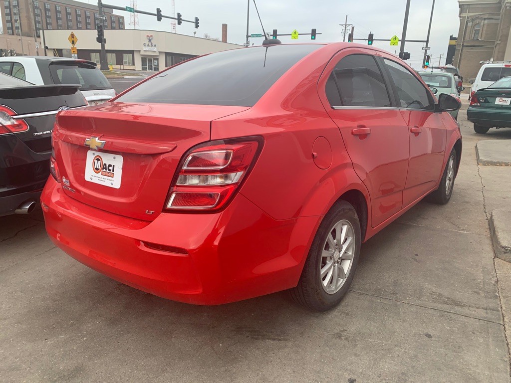 2017 Chevrolet Sonic Image 3
