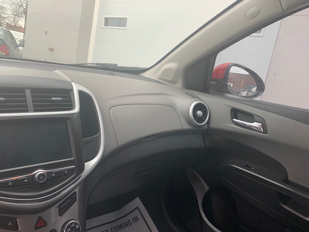 2017 Chevrolet Sonic Image 11