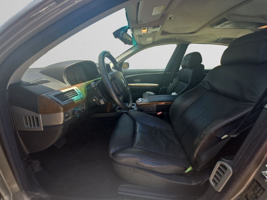 2003 BMW 7 Series Image 9