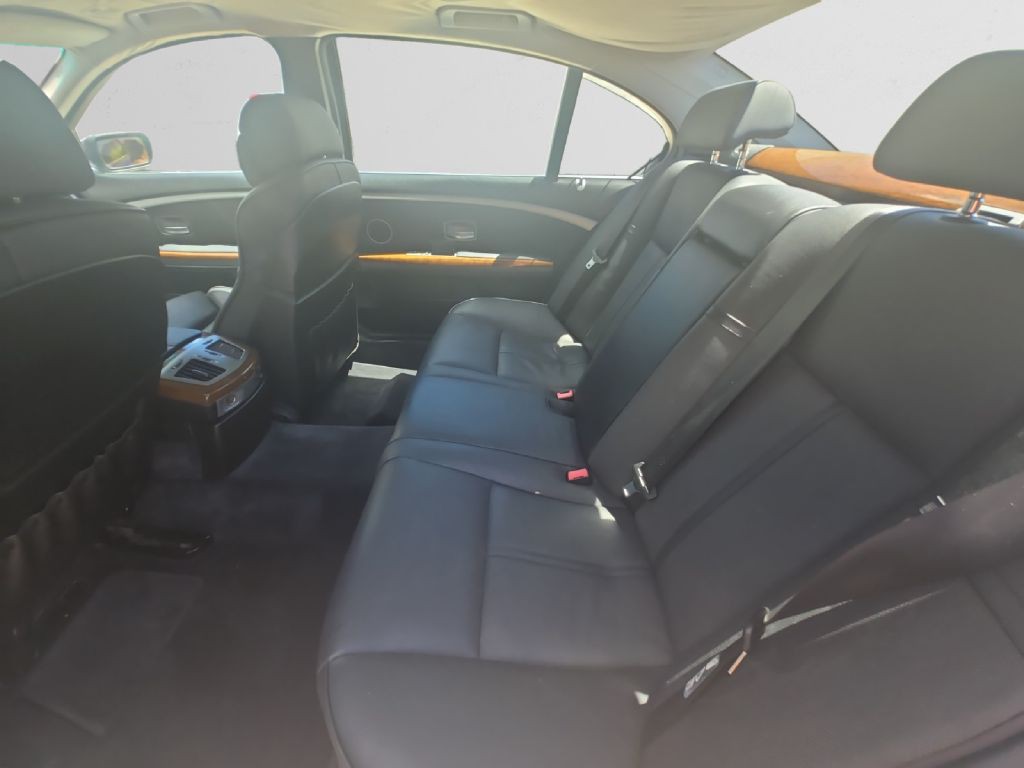 2003 BMW 7 Series Image 10