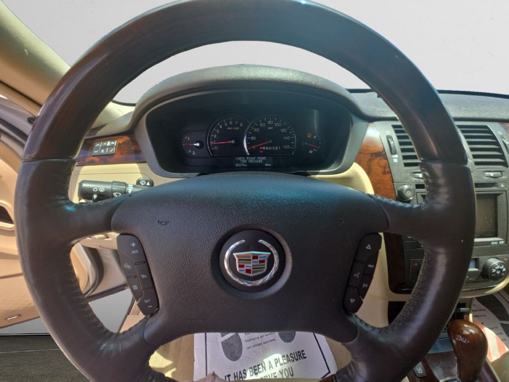 2008 Cadillac DTS Image 13