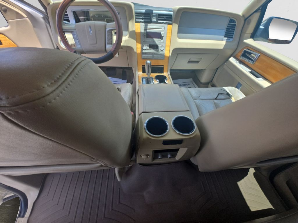 2007 Lincoln Navigator Image 10