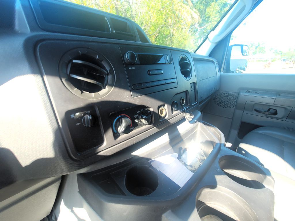 2011 Ford Econoline Image 12