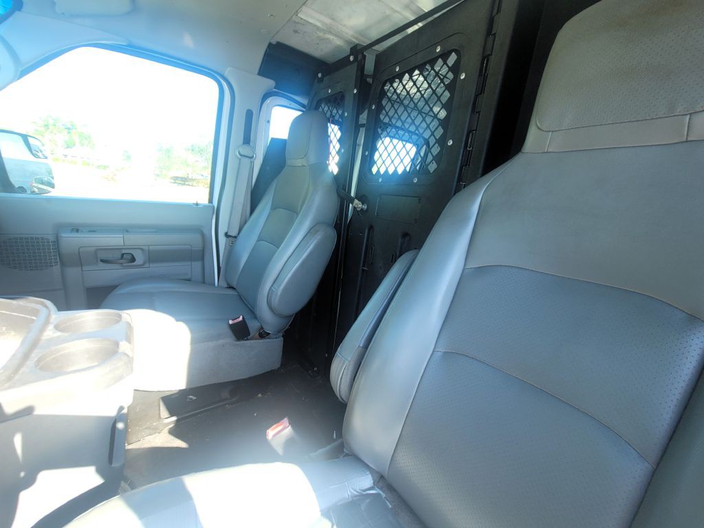2011 Ford Econoline Image 13