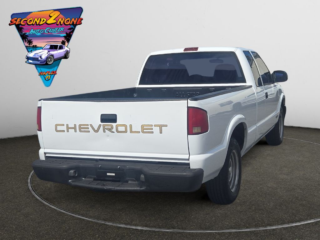 2001 Chevrolet S10 Image 4
