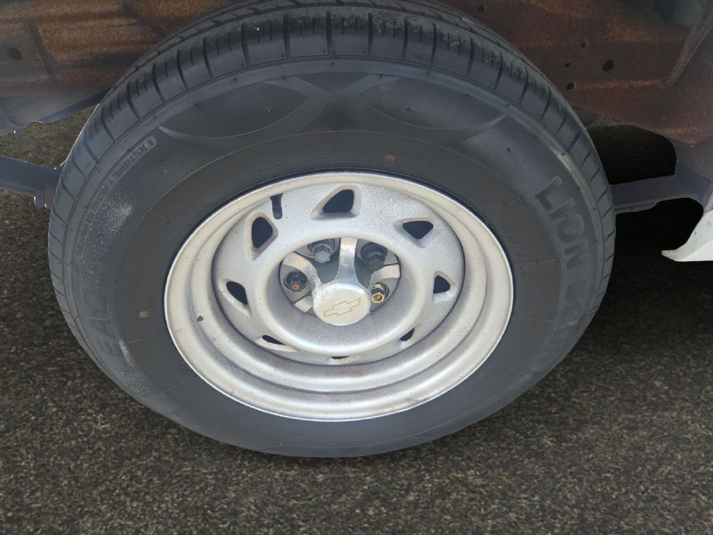 2001 Chevrolet S10 Image 11