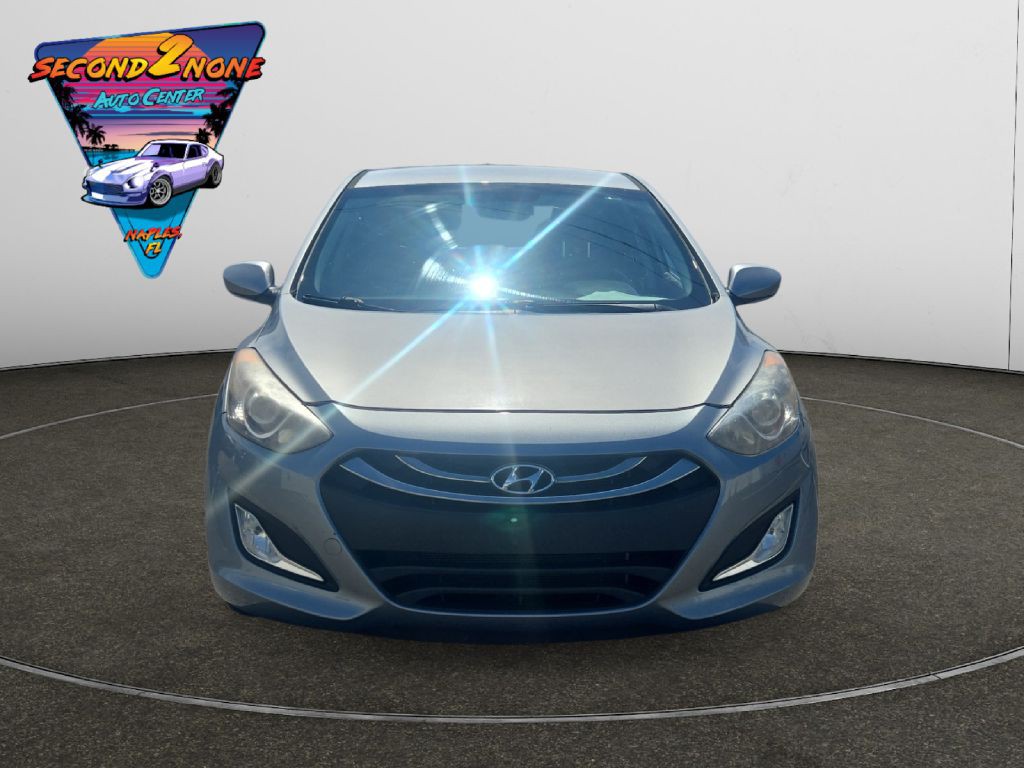 2015 Hyundai Elantra Image 2