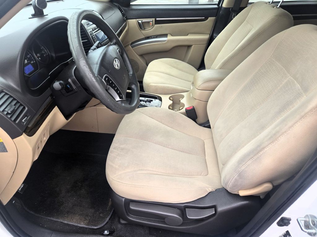 2012 Hyundai Santa Fe Image 9
