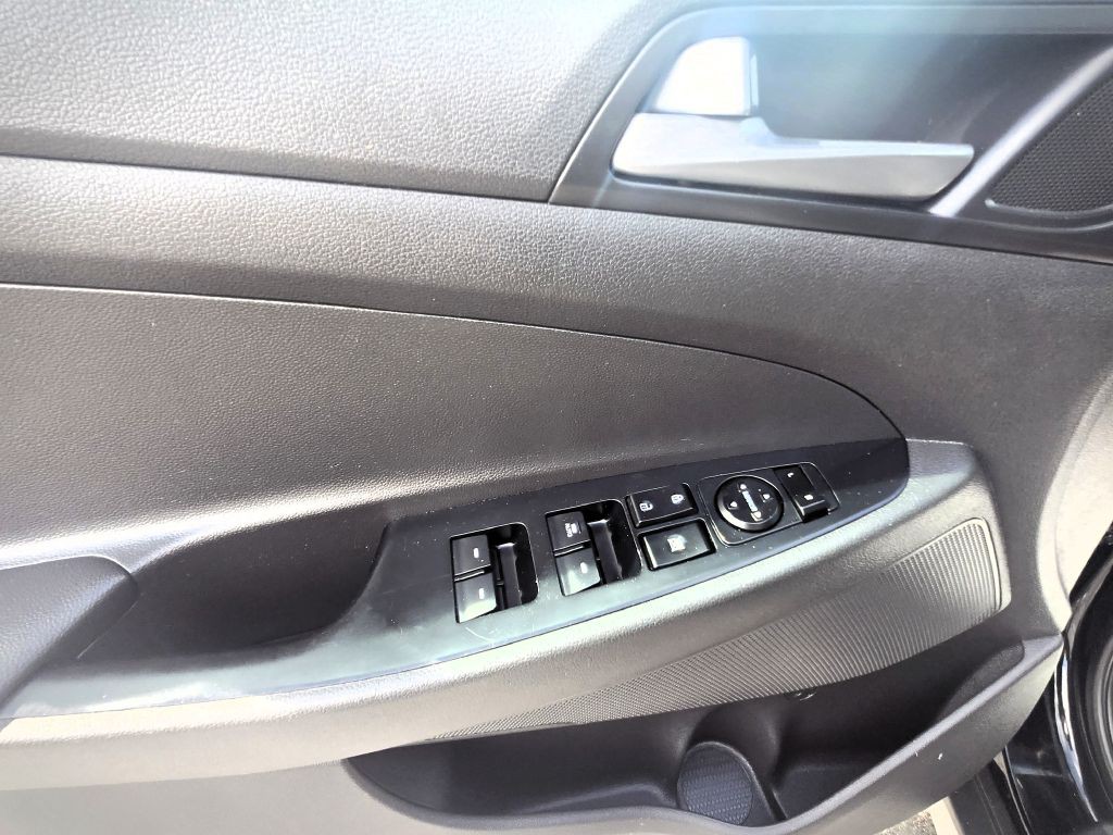 2017 Hyundai Tucson Image 12