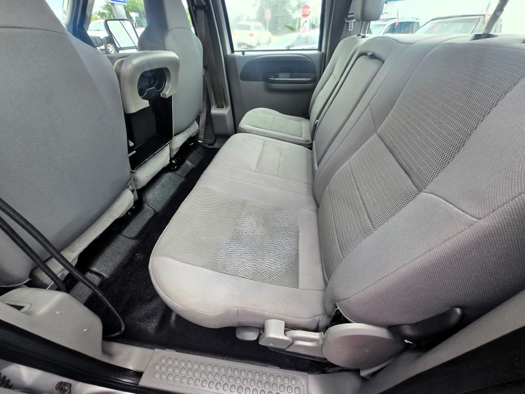 2005 Ford F-350 Image 6