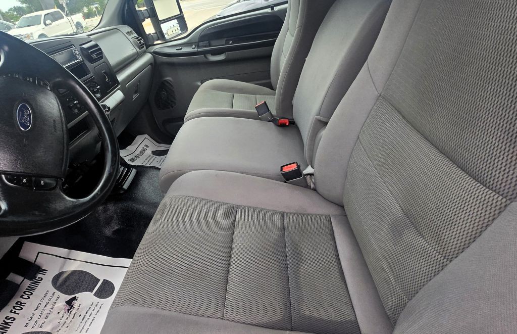 2005 Ford F-350 Image 8