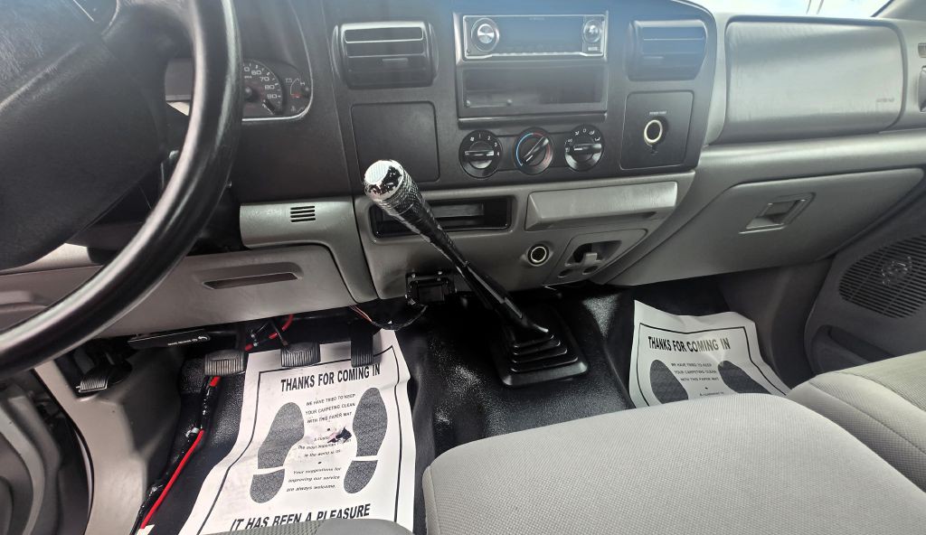 2005 Ford F-350 Image 10