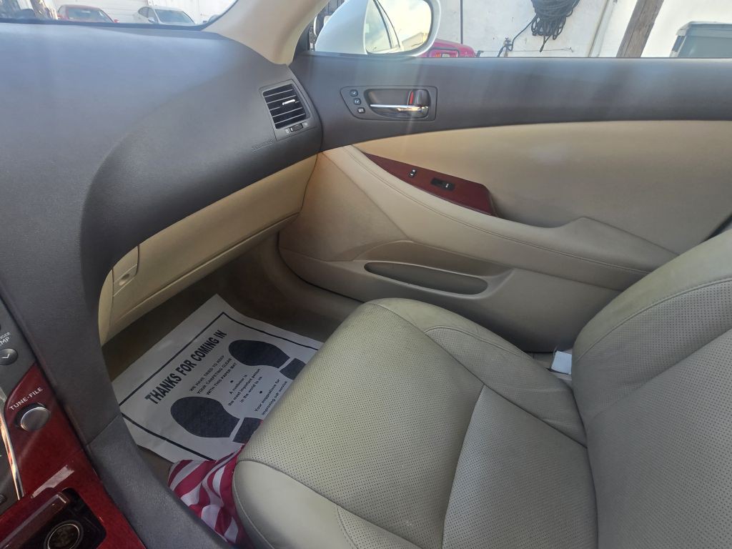 2009 Lexus ES Image 11