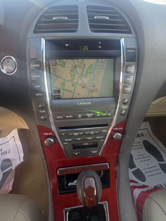 2009 Lexus ES Image 12