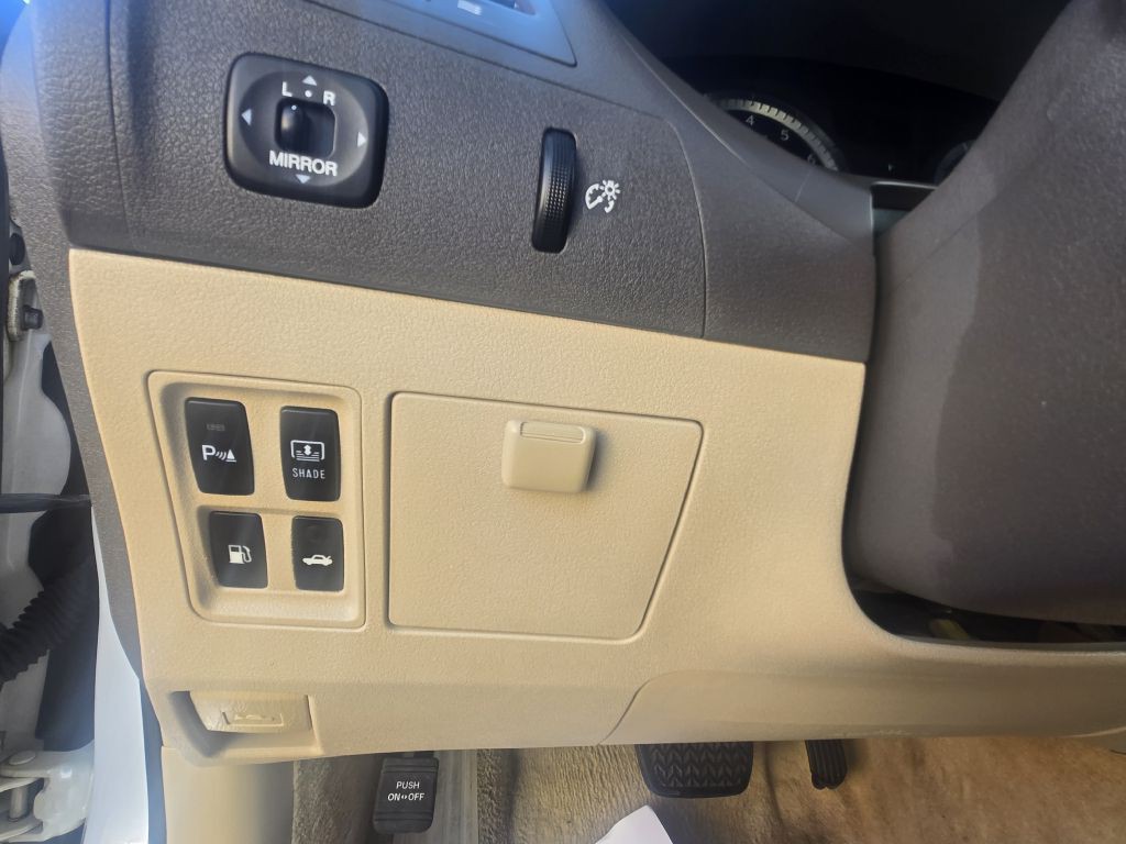 2009 Lexus ES Image 15