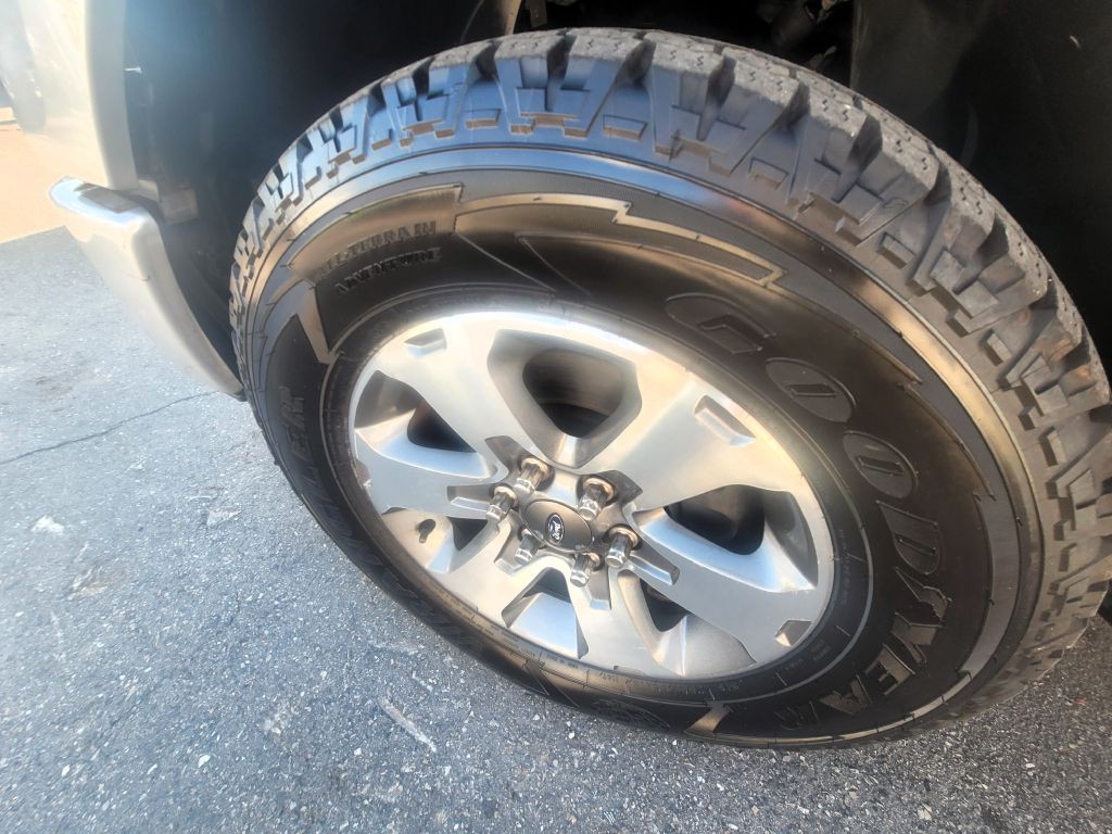 2014 Ford F-150 Image 9