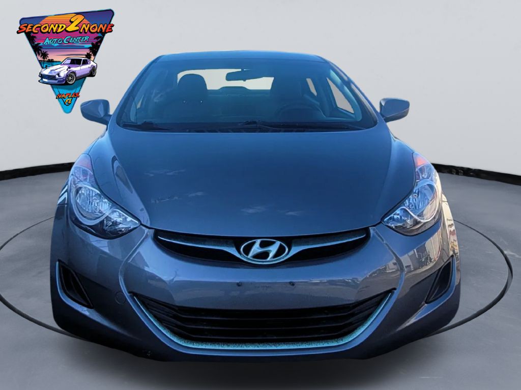2013 Hyundai Elantra Image 2