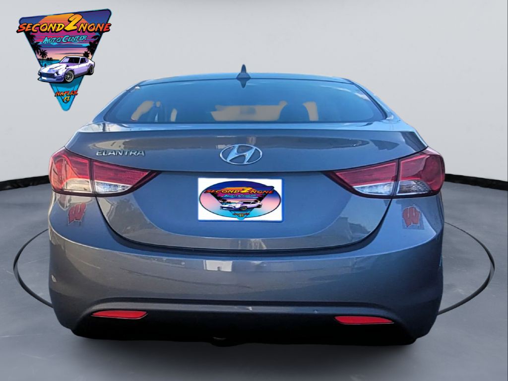 2013 Hyundai Elantra Image 6