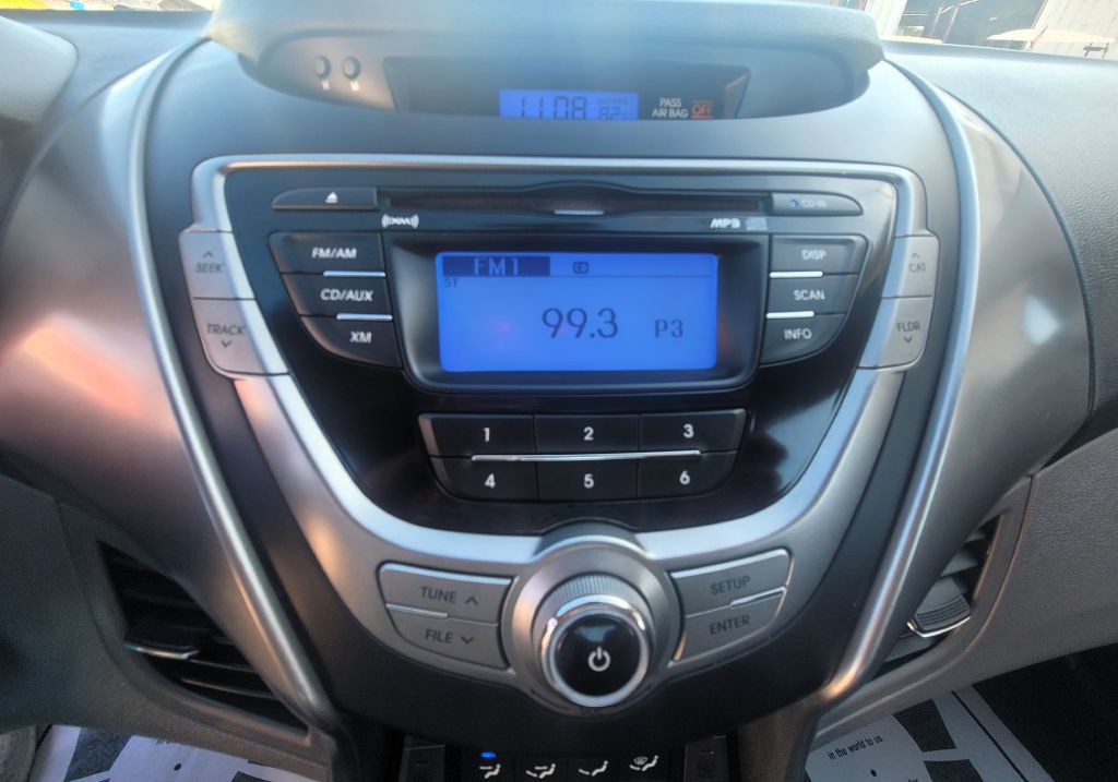 2013 Hyundai Elantra Image 13