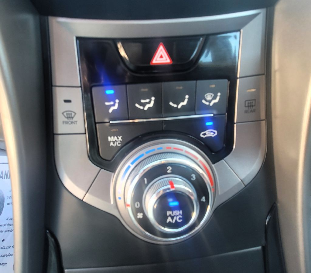 2013 Hyundai Elantra Image 14