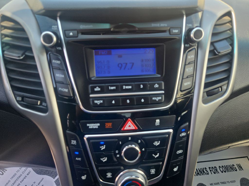 2015 Hyundai Elantra Image 9