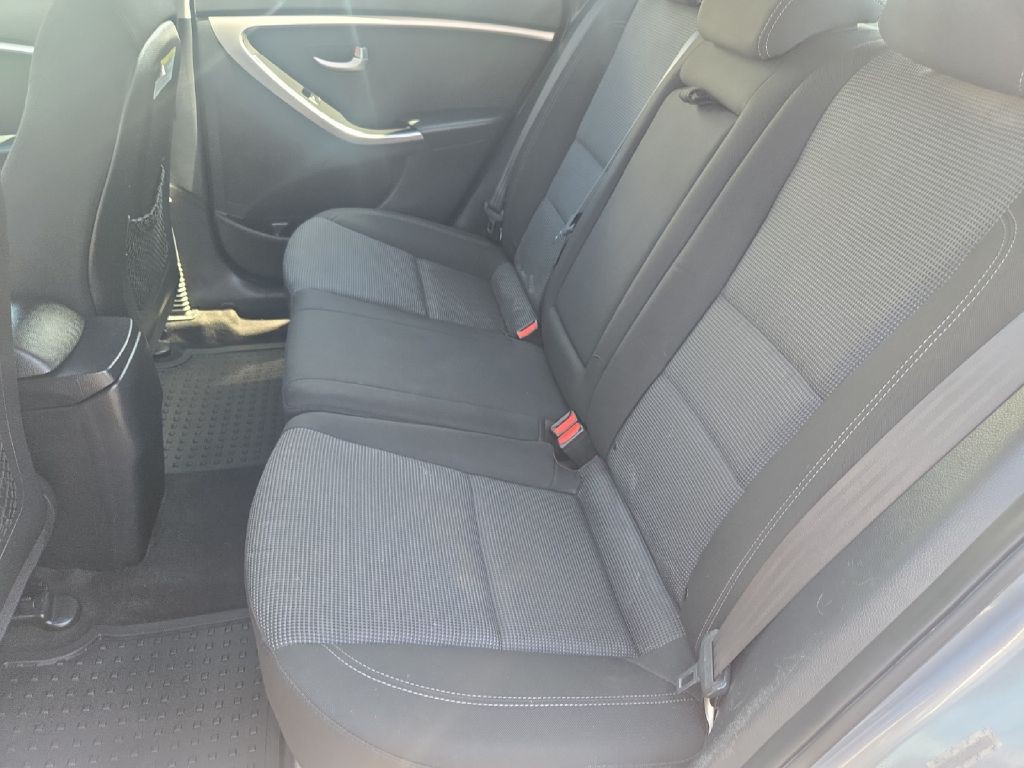 2015 Hyundai Elantra Image 12