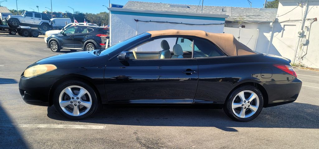 2004 Toyota Camry Image 2