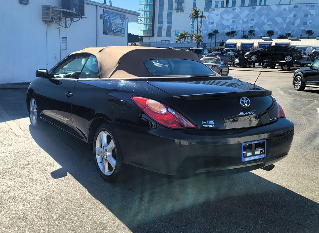 2004 Toyota Camry Image 3