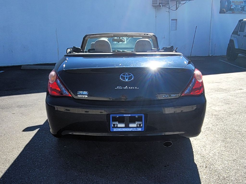 2004 Toyota Camry Image 10