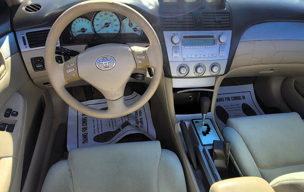 2004 Toyota Camry Image 13