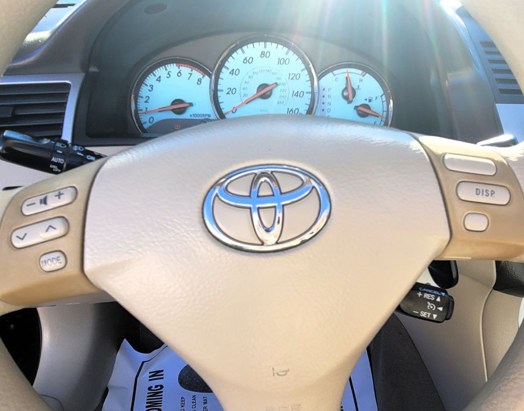 2004 Toyota Camry Image 15