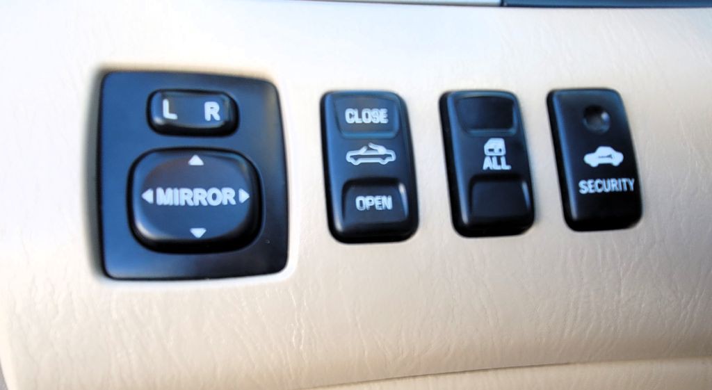 2004 Toyota Camry Image 16