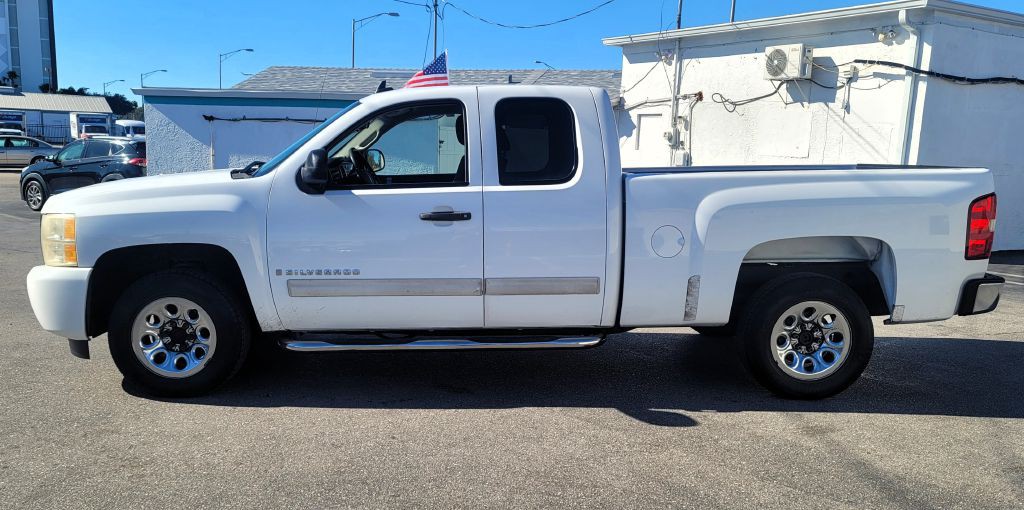 2009 Chevrolet Silverado 1500 Image 2