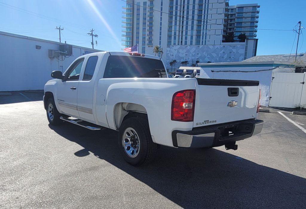 2009 Chevrolet Silverado 1500 Image 3