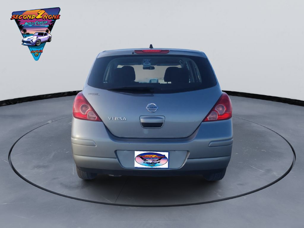 2012 Nissan Versa Image 4